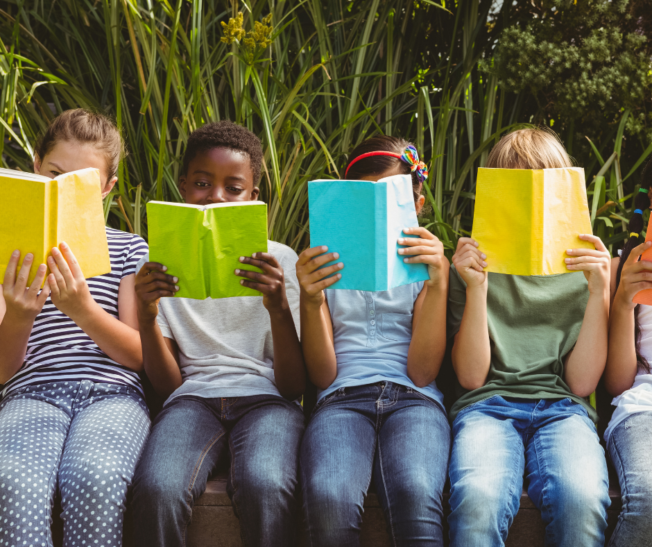 You are currently viewing 6 Ways To Fit Kids Reading Into Busy Family Life